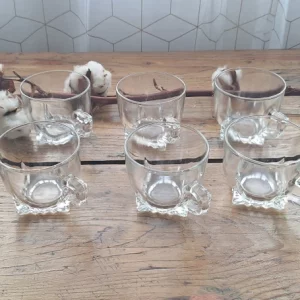 10 tasses à café en verre pressé (1950)