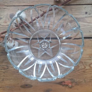 Saladier en cristal travaillé de Portieux