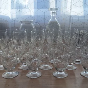 Service de verres piédouche en cristal taillé (1940-1950)