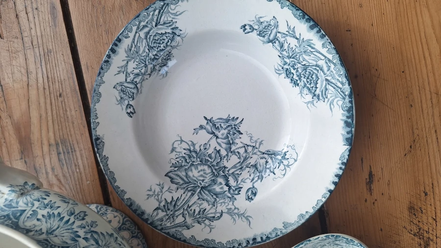 Soupière et Ravier Lucerne + Assiette Pavots (Saint-Amand) Assiette