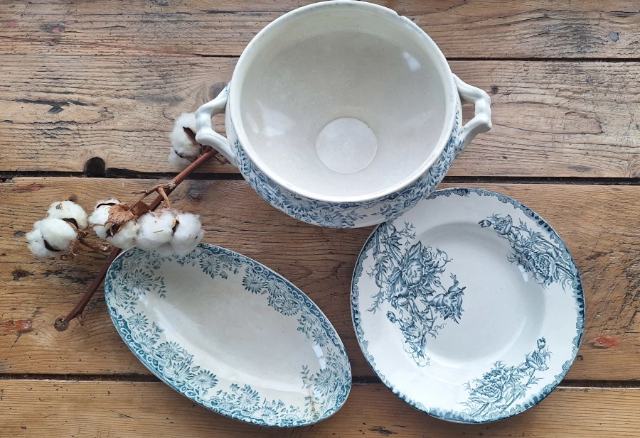 Soupière et Ravier Lucerne et Assiette Pavots (Saint-Amand).