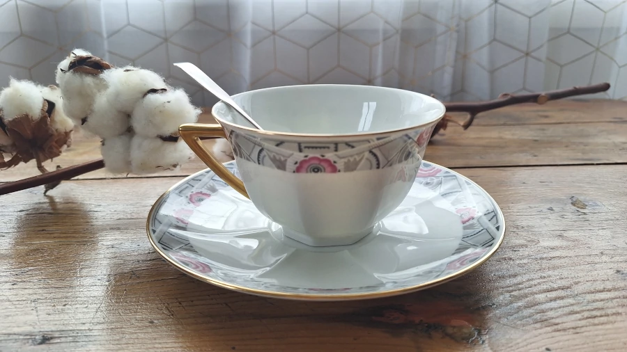 Tasse Art déco Limoges signée Jean Boyer (1920-1934)