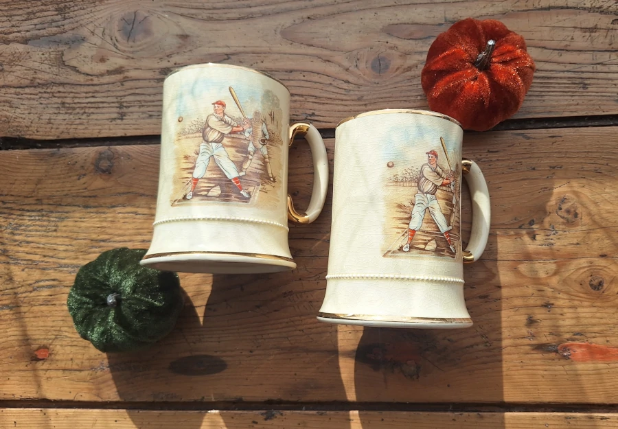 Tasses anciennes Arthur Wood Décors